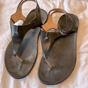 Olukai Sandals Size 9